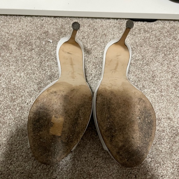 Authentic Giuseppe Zanotti
Nettie peep-toe heeled sandals
Size 38 - Picture 2 of 2